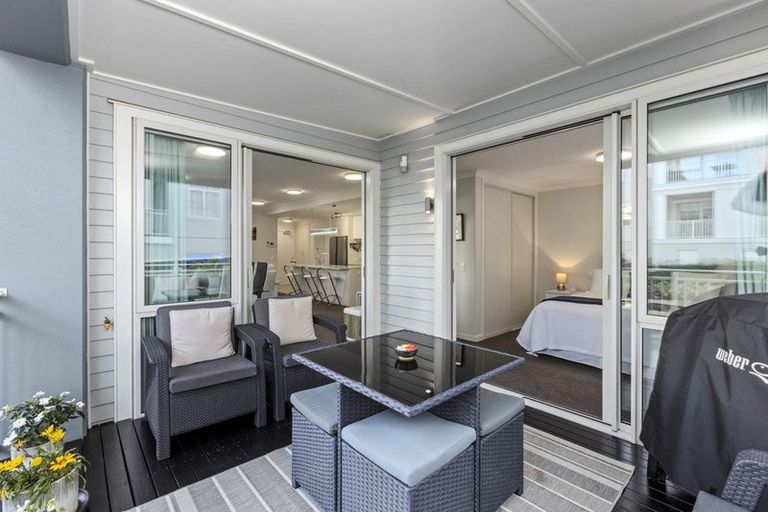 Photo of property in 90 Panorama Heights, Orewa, 0931