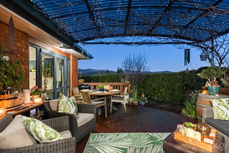 Photo of property in 53 Riverstone Drive, Riverstone Terraces, Upper Hutt, 5018