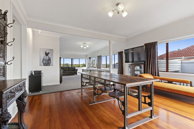 Photo of property in 16 Prospect Terrace, Pukekohe, 2120