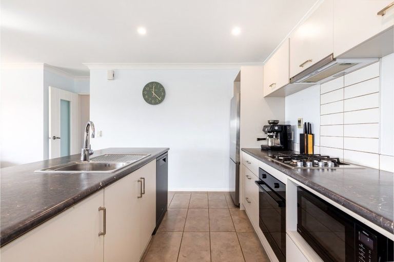 Photo of property in 14 Gennaker Lane, Whitby, Porirua, 5024
