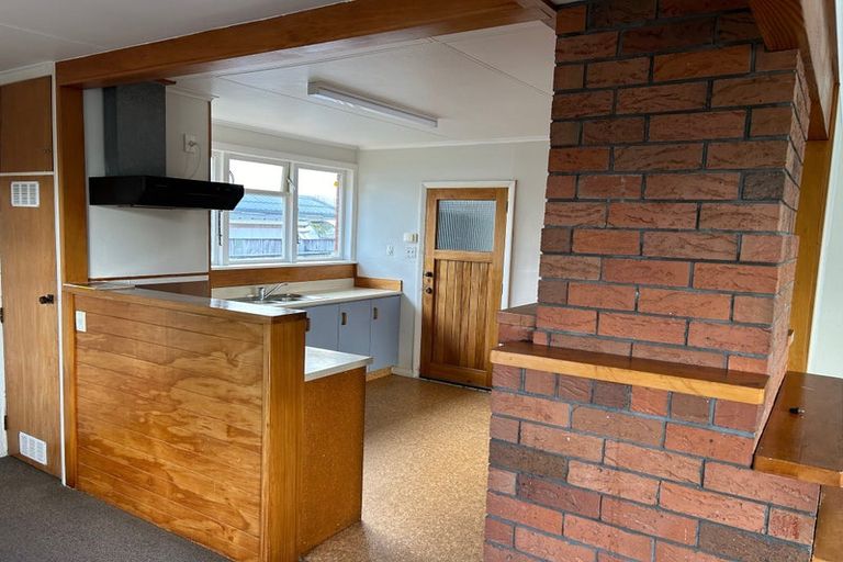 Photo of property in 10 Tilbury Avenue, Hokowhitu, Palmerston North, 4410