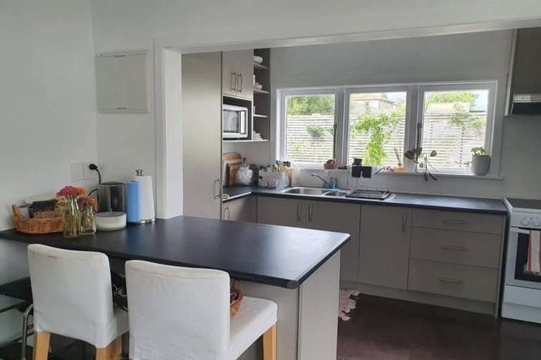 Photo of property in 59 Woodside Road, Massey, Auckland, 0614