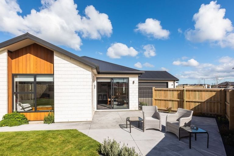 Photo of property in 7 Loch Tanna Way, Broomfield, Christchurch, 8042