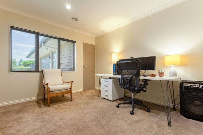 Photo of property in 4 Pateke Way, Paraparaumu Beach, Paraparaumu, 5032