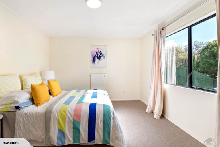 Photo of property in 106 Seymour Road, Sunnyvale, Auckland, 0612
