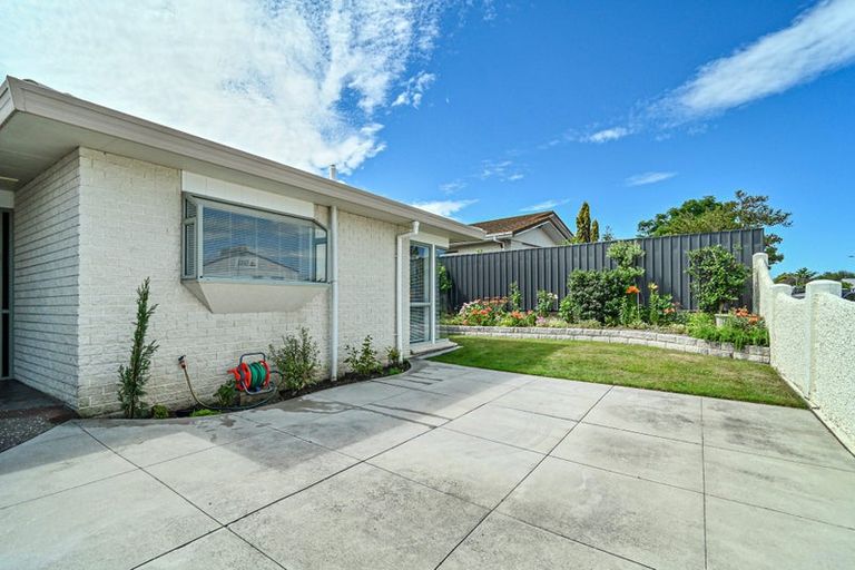 Photo of property in 1/217 Mcleod Street, Camberley, Hastings, 4120
