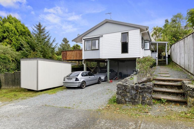 Photo of property in 6 Serenity Grove, Maoribank, Upper Hutt, 5018