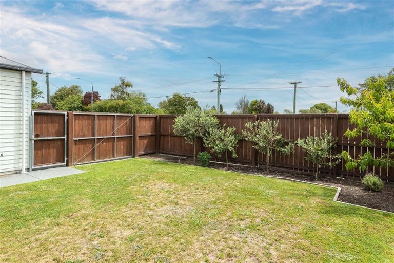 Photo of property in 86 Avondale Road, Avondale, Christchurch, 8061