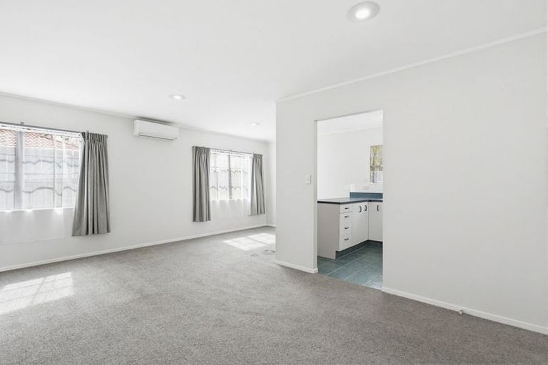 Photo of property in 18a Starforth Place, Henderson, Auckland, 0612