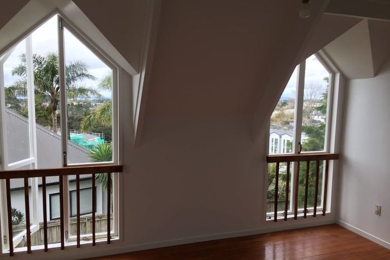 Photo of property in 112a Rosier Road, Glen Eden, Auckland, 0602