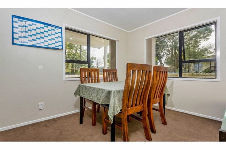 Photo of property in 1b Celmisia Place, Weymouth, Auckland, 2103