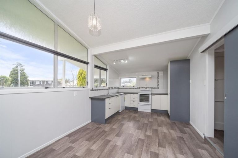 Photo of property in 22 Iredale Road, Hawera, 4610