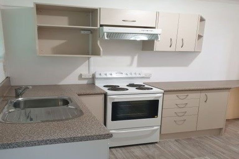 Photo of property in 14u2 Doris Gordon Crescent, Crofton Downs, Wellington, 6035