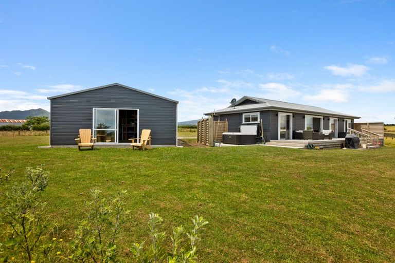 Photo of property in 11 Leith Road, Okato, New Plymouth, 4374