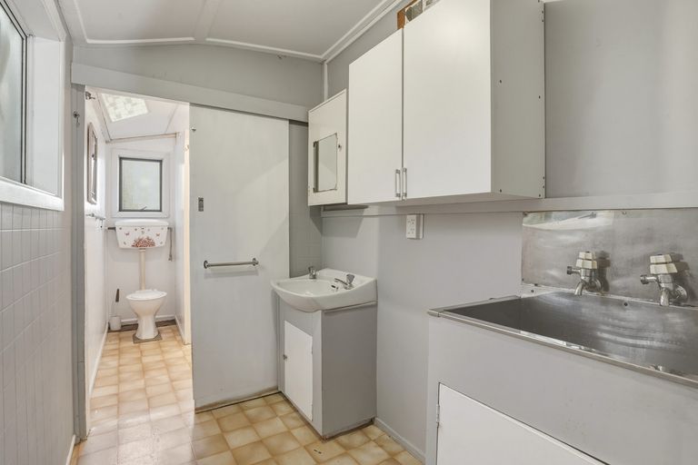 Photo of property in 7 Dickson Street, Macandrew Bay, Dunedin, 9014