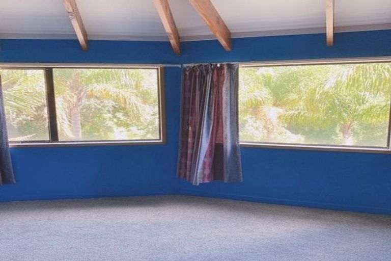 Photo of property in 5 Telephone Road, Birkenhead, Auckland, 0626