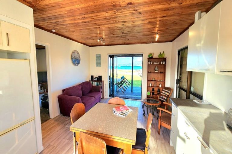 Photo of property in 38 One Tree Point Road, One Tree Point, 0118