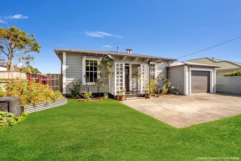 Photo of property in 6 Fairs Road, Milson, Palmerston North, 4414