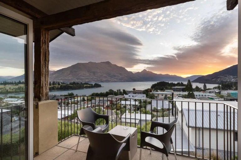 Photo of property in The Woods, 12u 5 Dublin Street, Queenstown, 9300