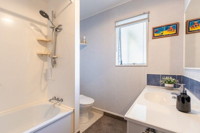 Photo of property in 15 Belvedere Avenue, Waikanae, 5036