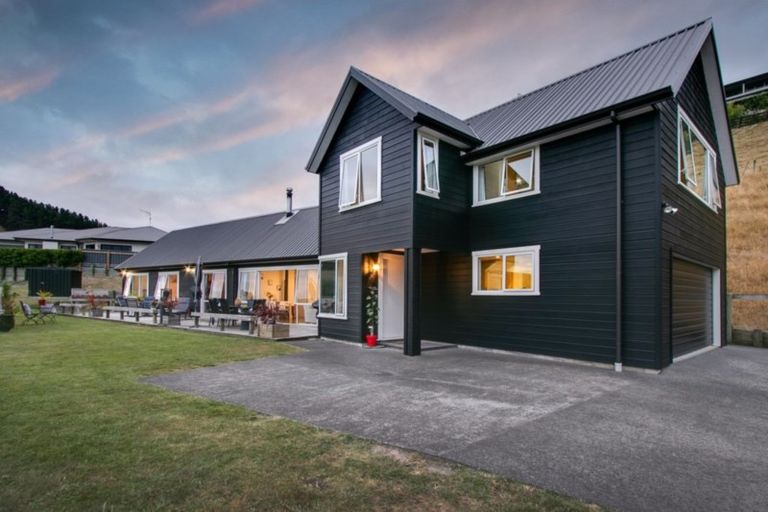 Photo of property in 81 Kent Terrace, Taradale, Napier, 4112