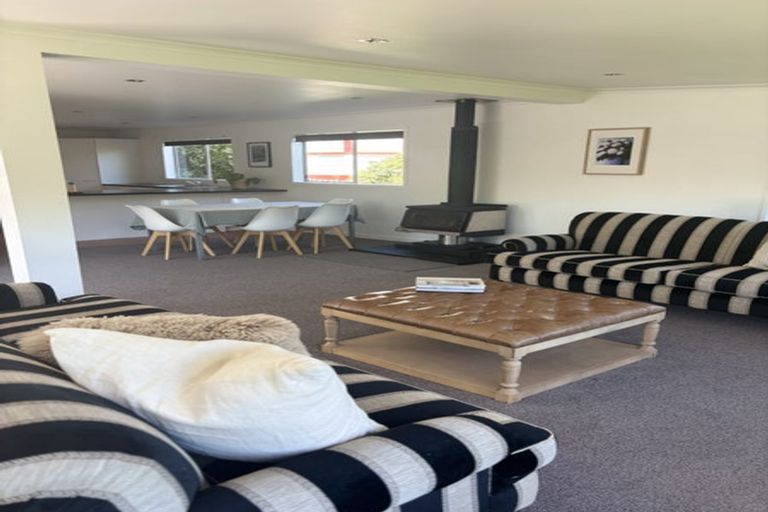 Photo of property in 10 Wallace Road, Waipukurau, 4200