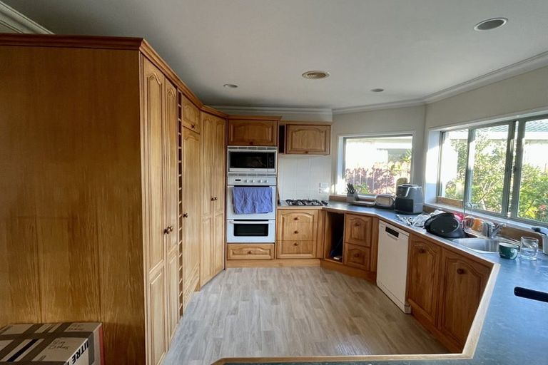 Photo of property in 179 Lakeside Drive, Orewa, 0931