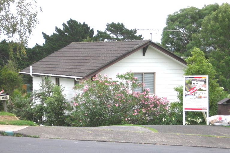 Photo of property in 2/24 Capilano Place, Glenfield, Auckland, 0629