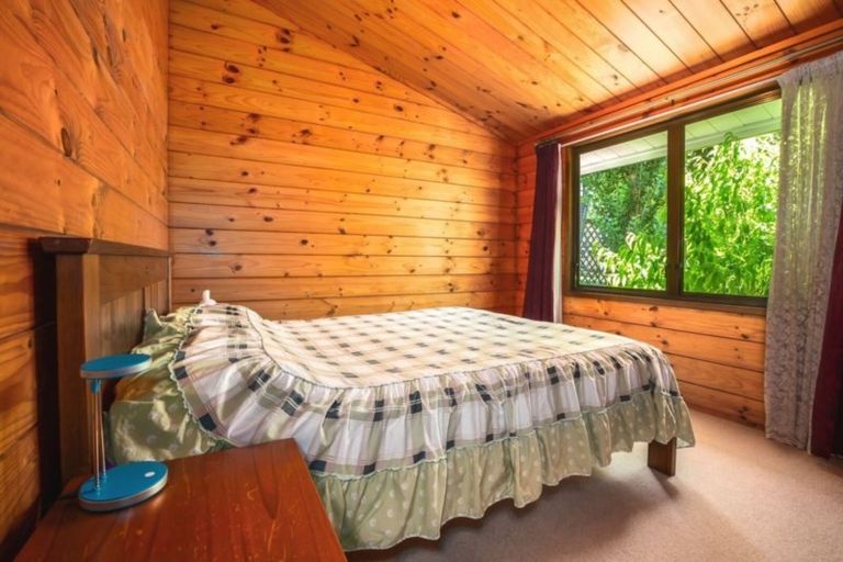 Photo of property in 12 Picketboat Lane, Whitby, Porirua, 5024