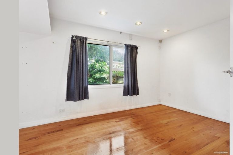 Photo of property in 46a Eskdale Road, Birkdale, Auckland, 0626