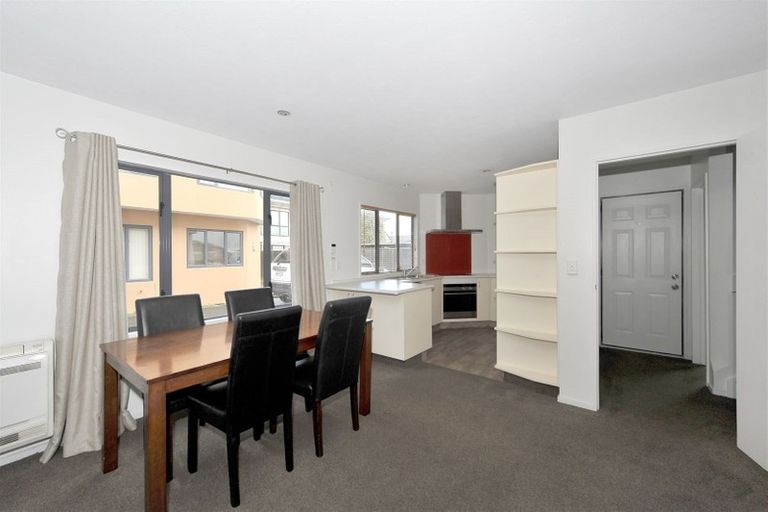 Photo of property in 2/90 Picton Avenue, Riccarton, Christchurch, 8011