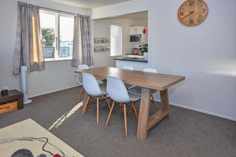 Photo of property in 12 Crampton Place, Manurewa, Auckland, 2102