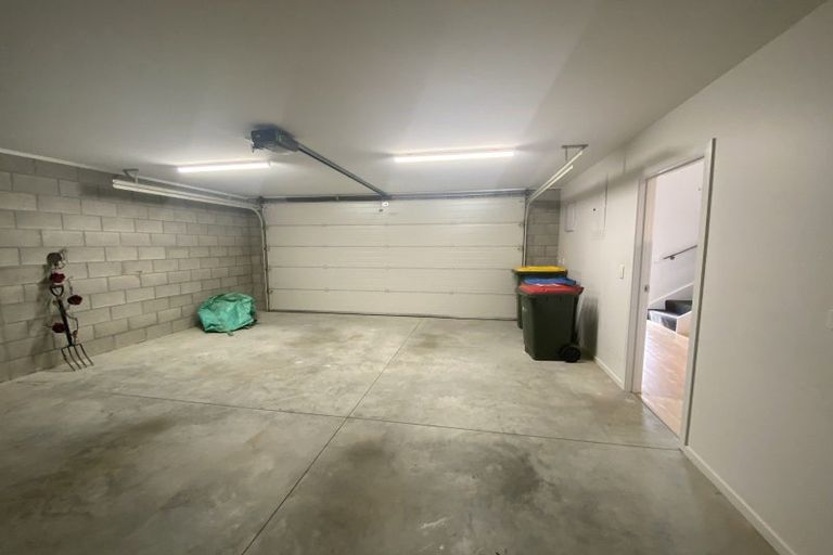 Photo of property in 12 Farrant Drive, Wanaka, 9305