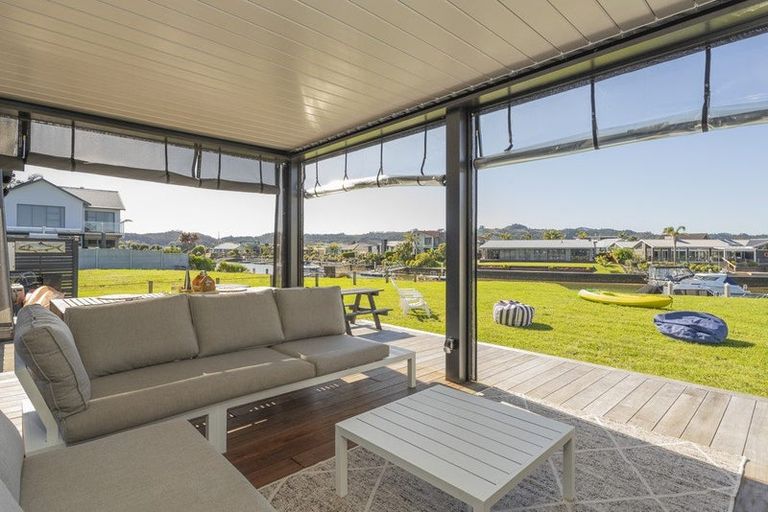 Photo of property in 14 Mermaid Place, Whitianga, 3510