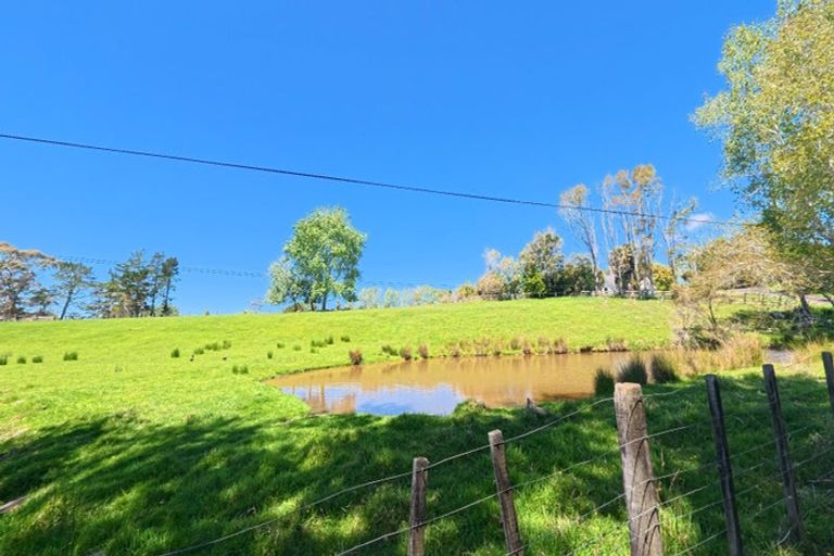 Photo of property in 229 Pine Valley Road, Dairy Flat, Silverdale, 0992