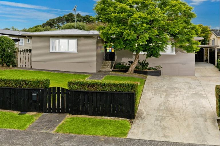Photo of property in 18 Hellyers Street, Birkdale, Auckland, 0626