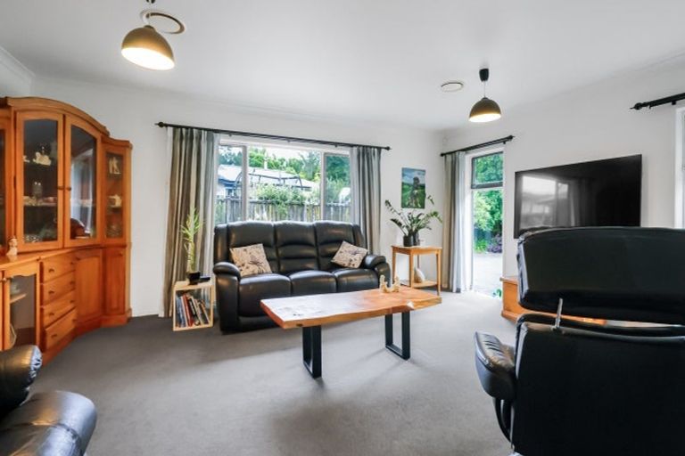 Photo of property in 17a Kauri Street, Inglewood, 4330