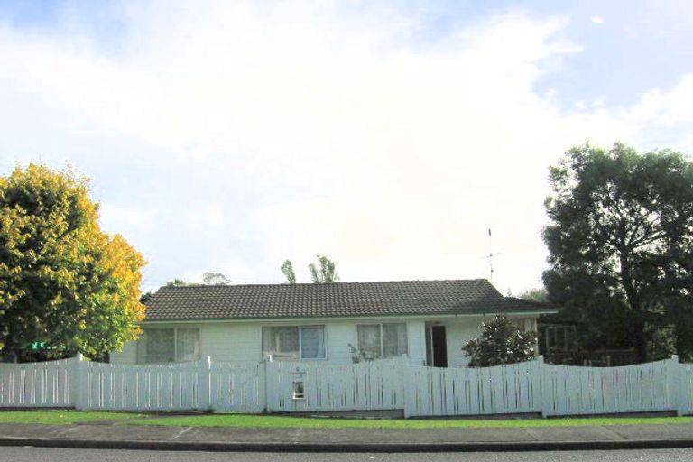 Photo of property in 1 Leo Street, Glen Eden, Auckland, 0602