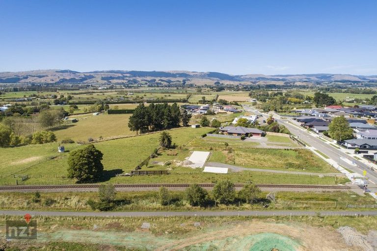 Photo of property in 48 James Line, Kelvin Grove, Palmerston North, 4414