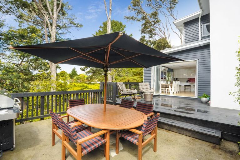 Photo of property in 20e Konini Road, Titirangi, Auckland, 0604