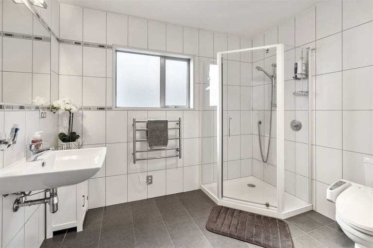 Photo of property in 146 Kittiwake Drive, Schnapper Rock, Auckland, 0632