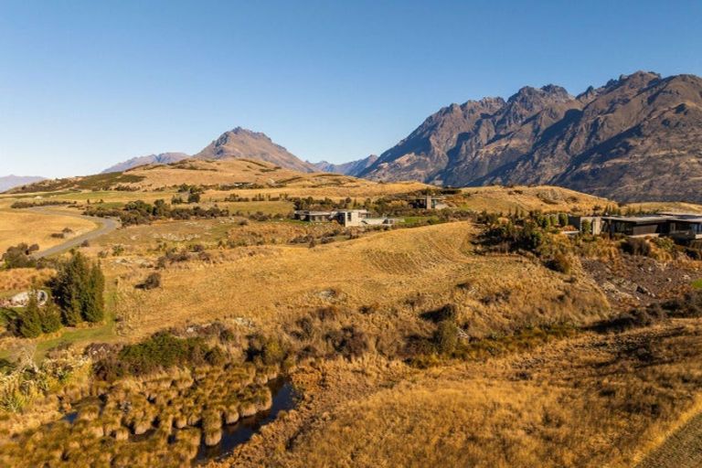Photo of property in 4 Fairway Drive, Jacks Point, Queenstown, 9371