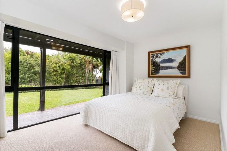 Photo of property in 34 Takahe Drive, Cashmere, Christchurch, 8022