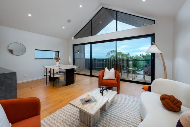 Photo of property in 15b Kiri Place, Mairangi Bay, Auckland, 0630