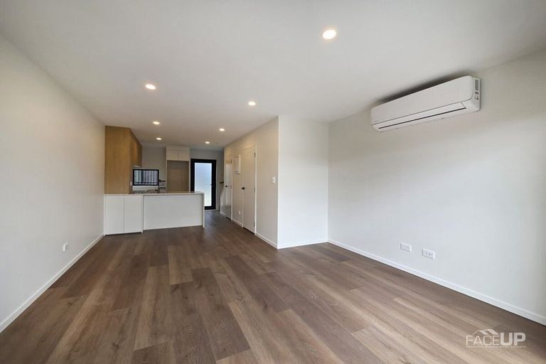 Photo of property in 3/10 Ngaroma House Drive, Hobsonville, Auckland, 0616