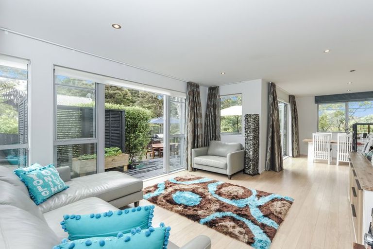 Photo of property in 20e Konini Road, Titirangi, Auckland, 0604