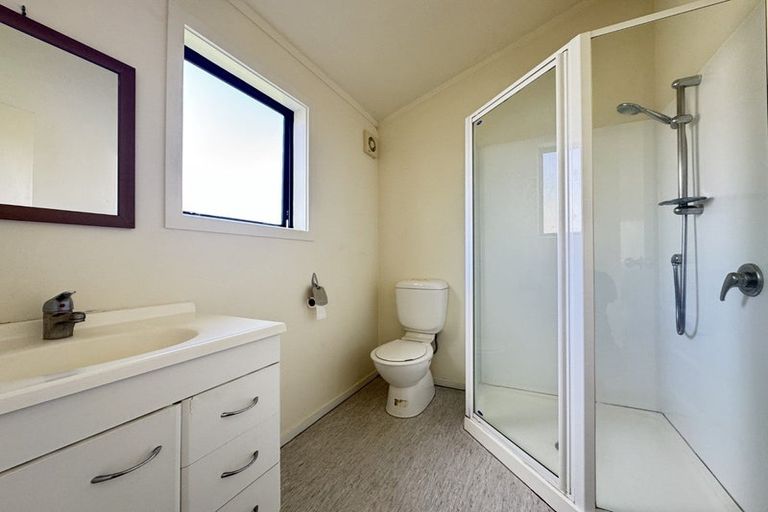 Photo of property in 28 Morere Street, Titahi Bay, Porirua, 5022