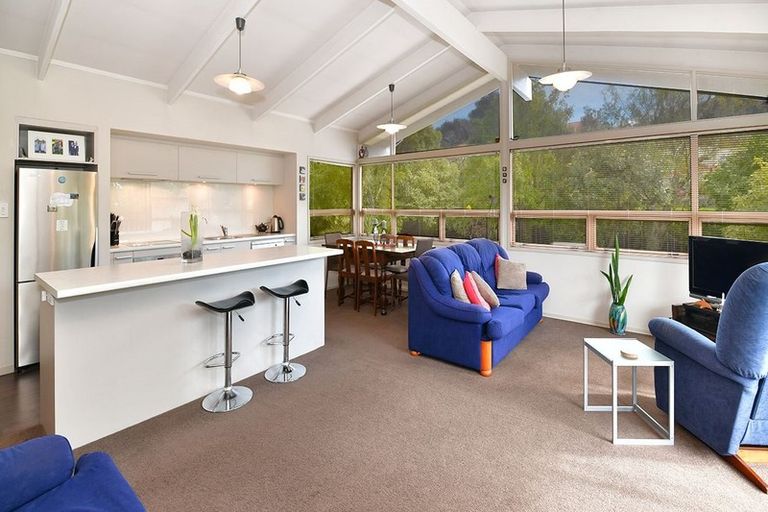 Photo of property in 119 Rosario Crescent, Red Beach, 0932