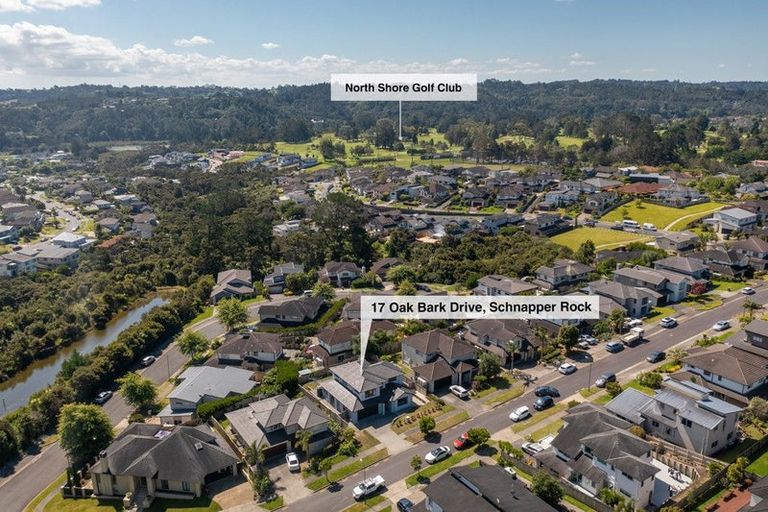 Photo of property in 17 Oak Bark Drive, Schnapper Rock, Auckland, 0632