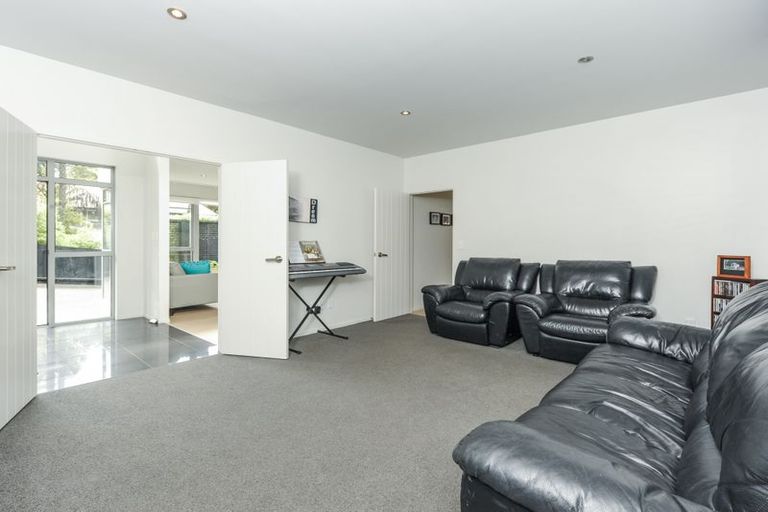 Photo of property in 20e Konini Road, Titirangi, Auckland, 0604